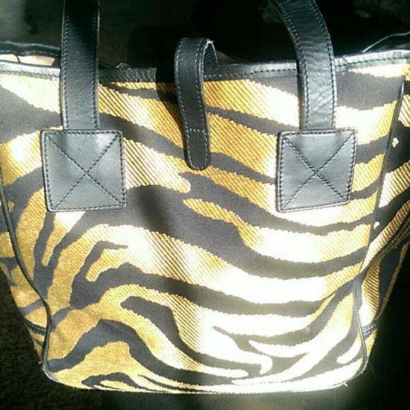 SOLD!RARE DOONEY BOURKE AUTHENTIC LEATHER TOTE… - Picture 5 of 9